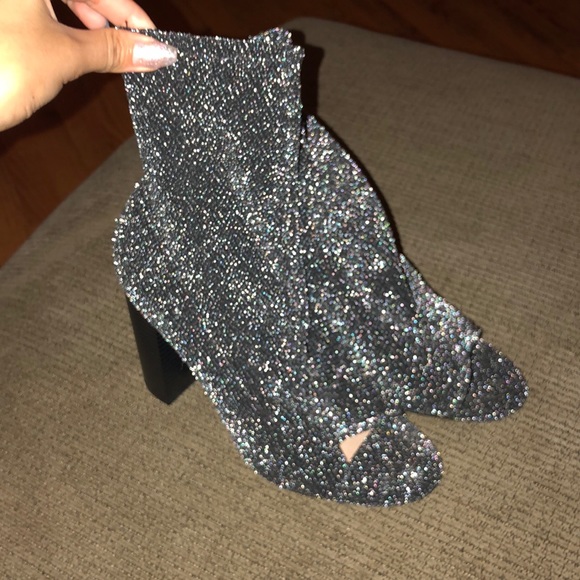 Booties 💙 - Picture 2 of 4